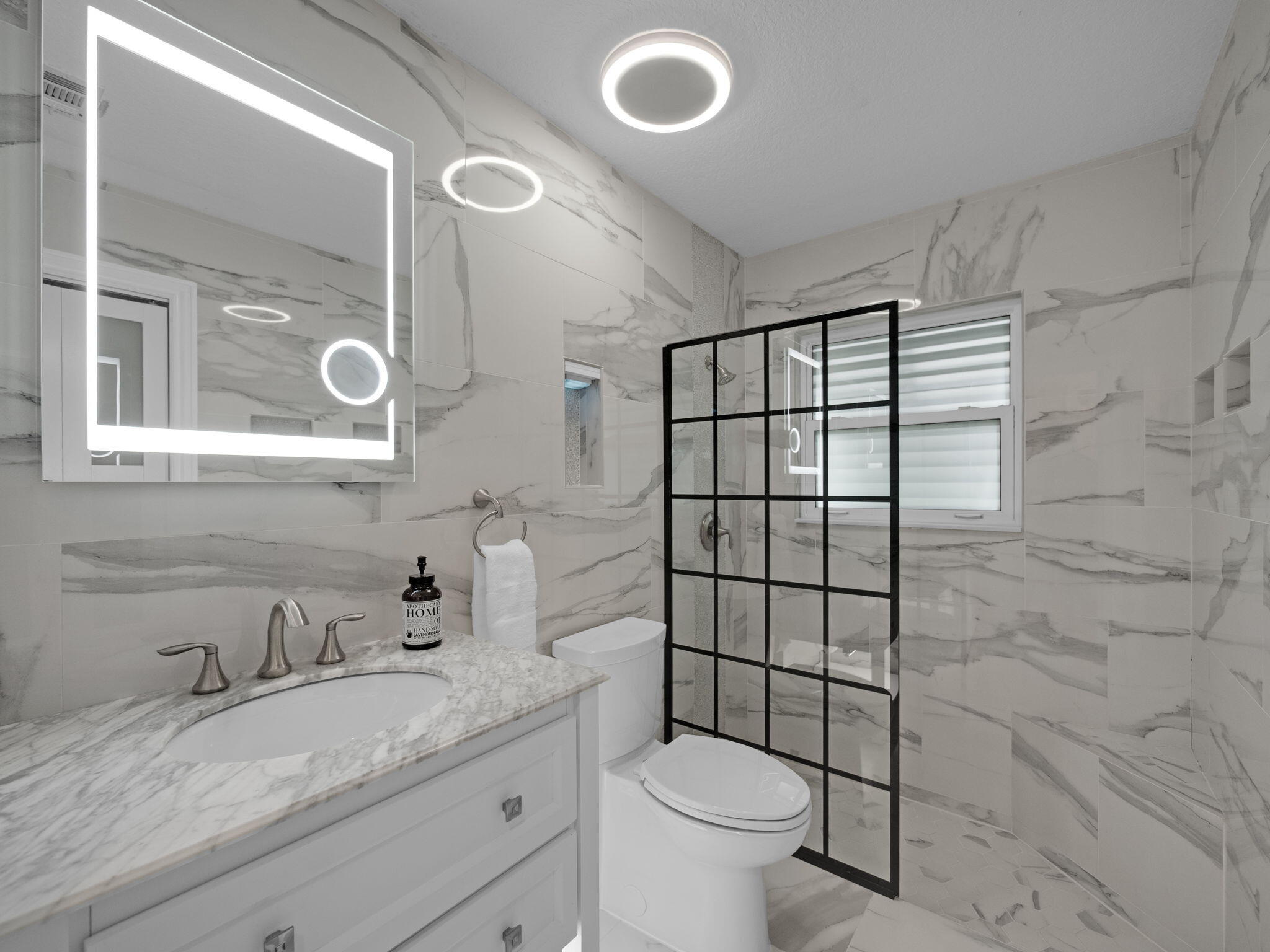 8025 SW Yachtsmans Drive