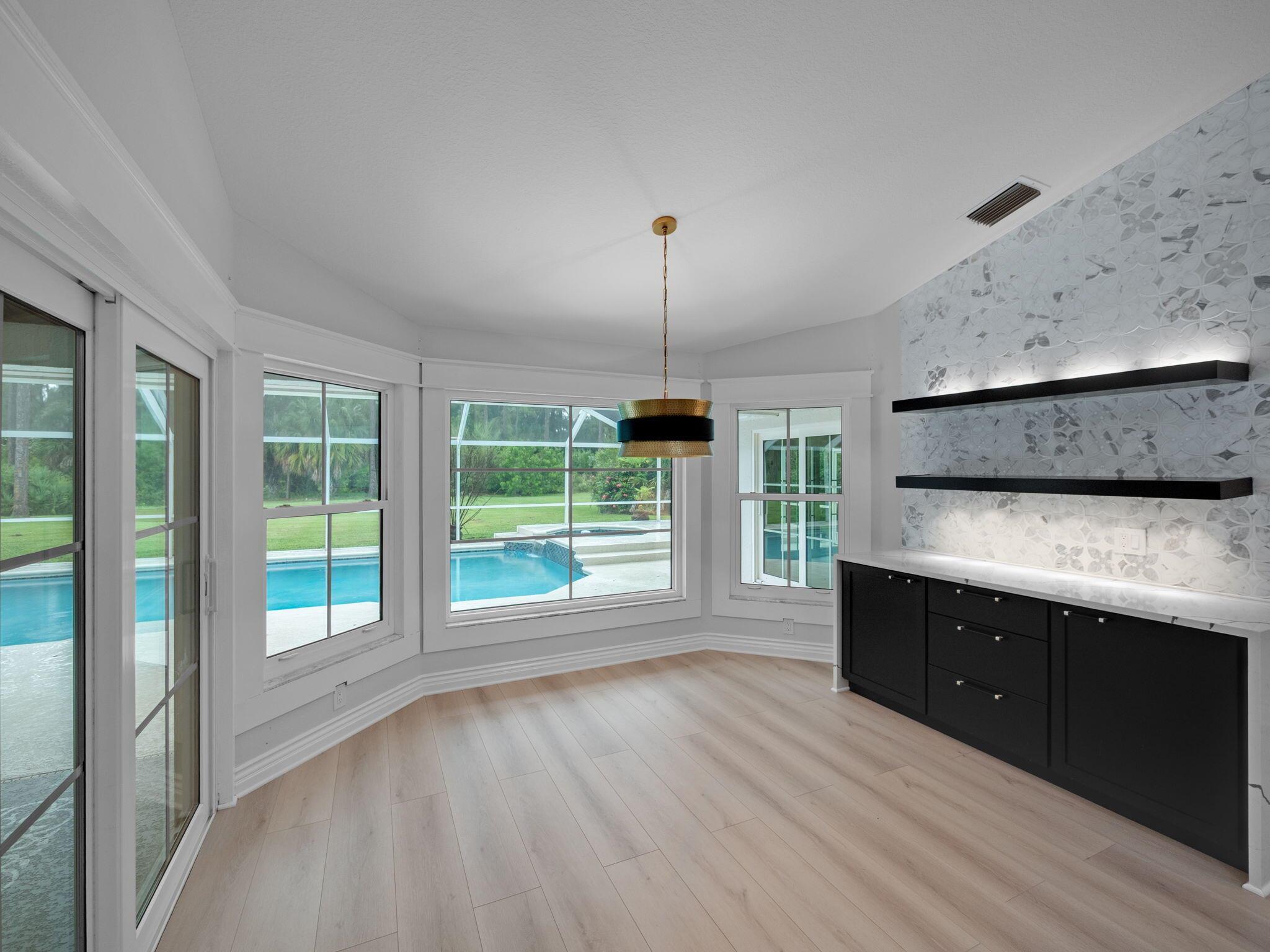 8025 SW Yachtsmans Drive