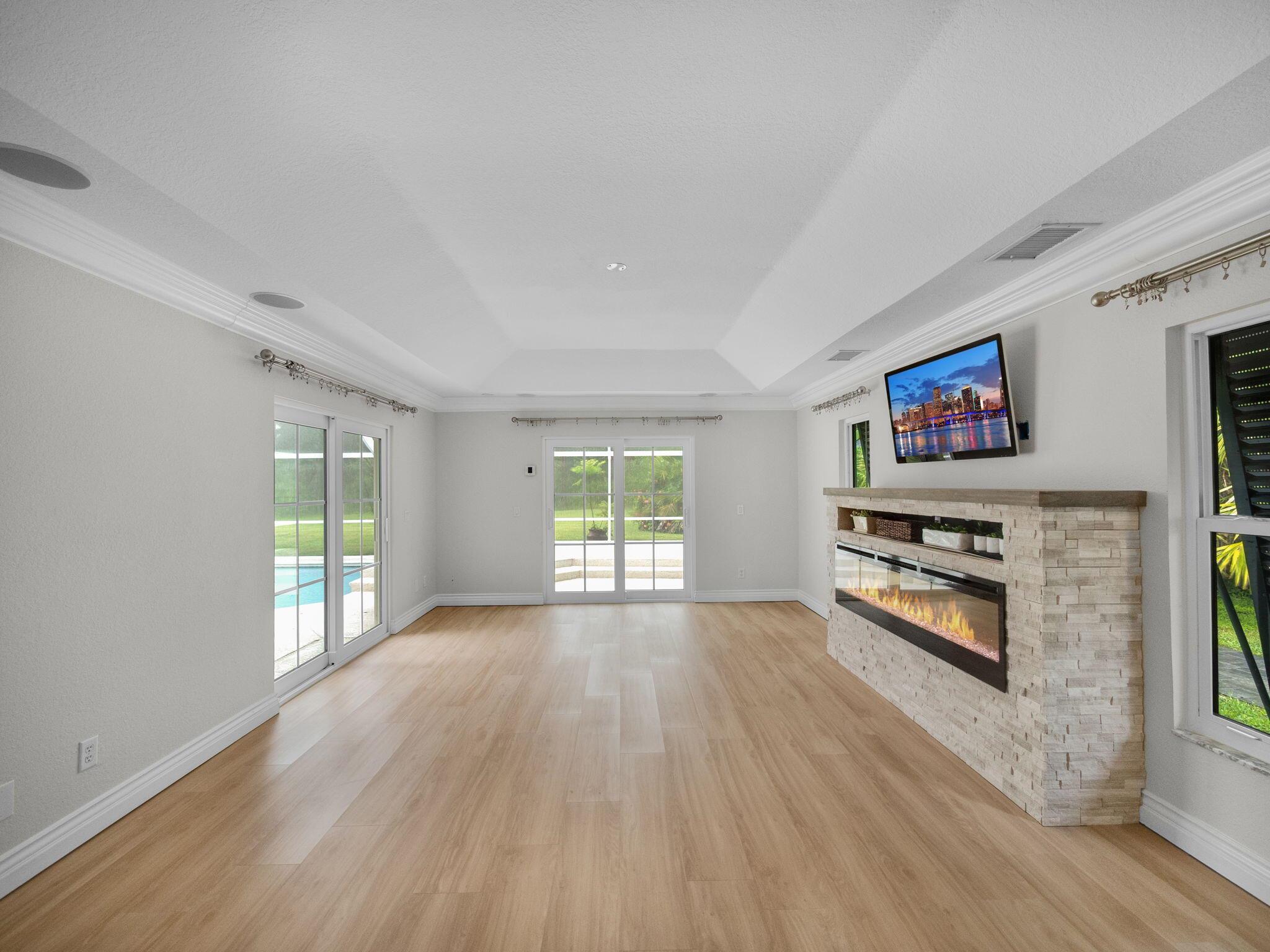 8025 SW Yachtsmans Drive