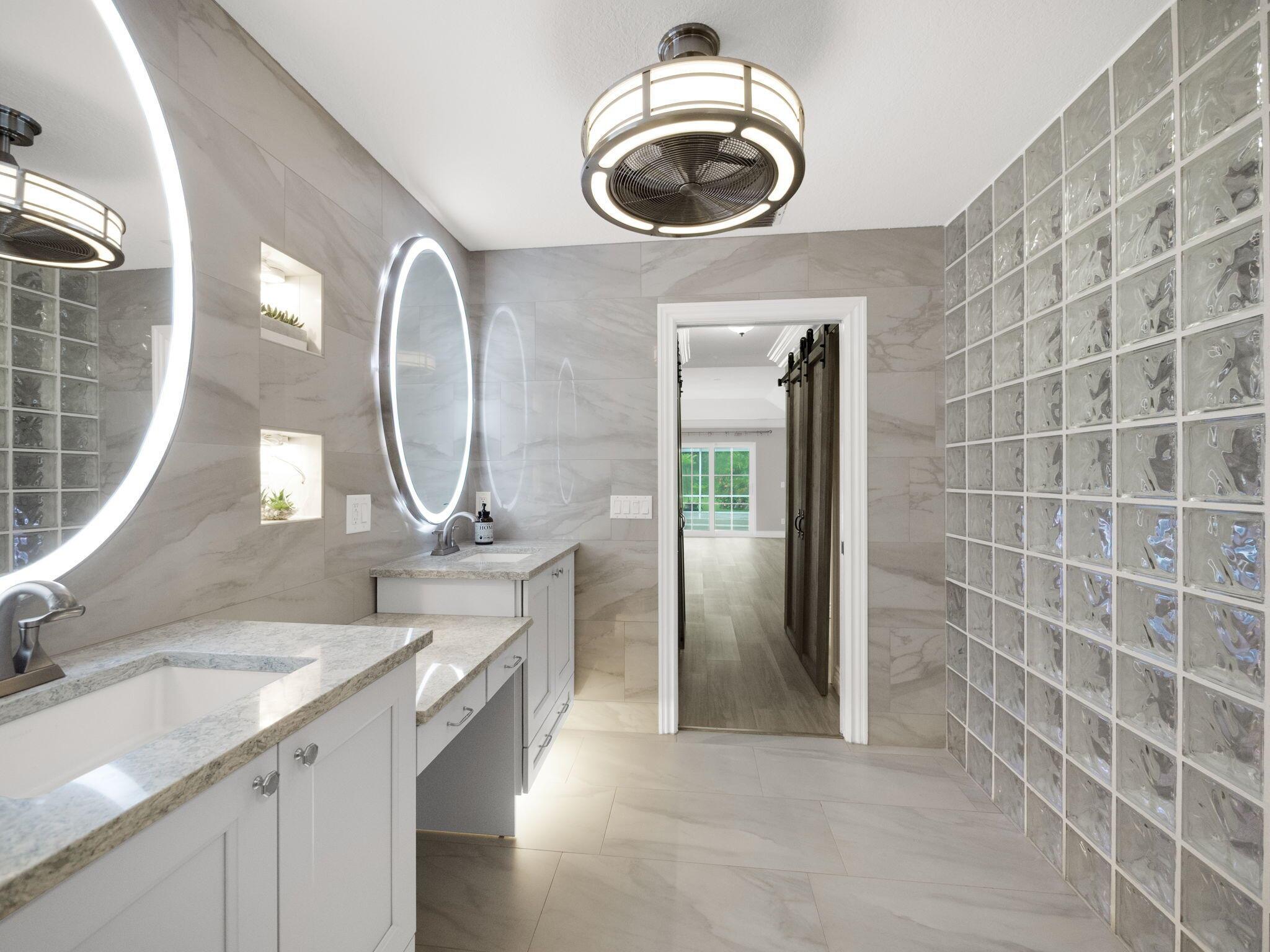 8025 SW Yachtsmans Drive