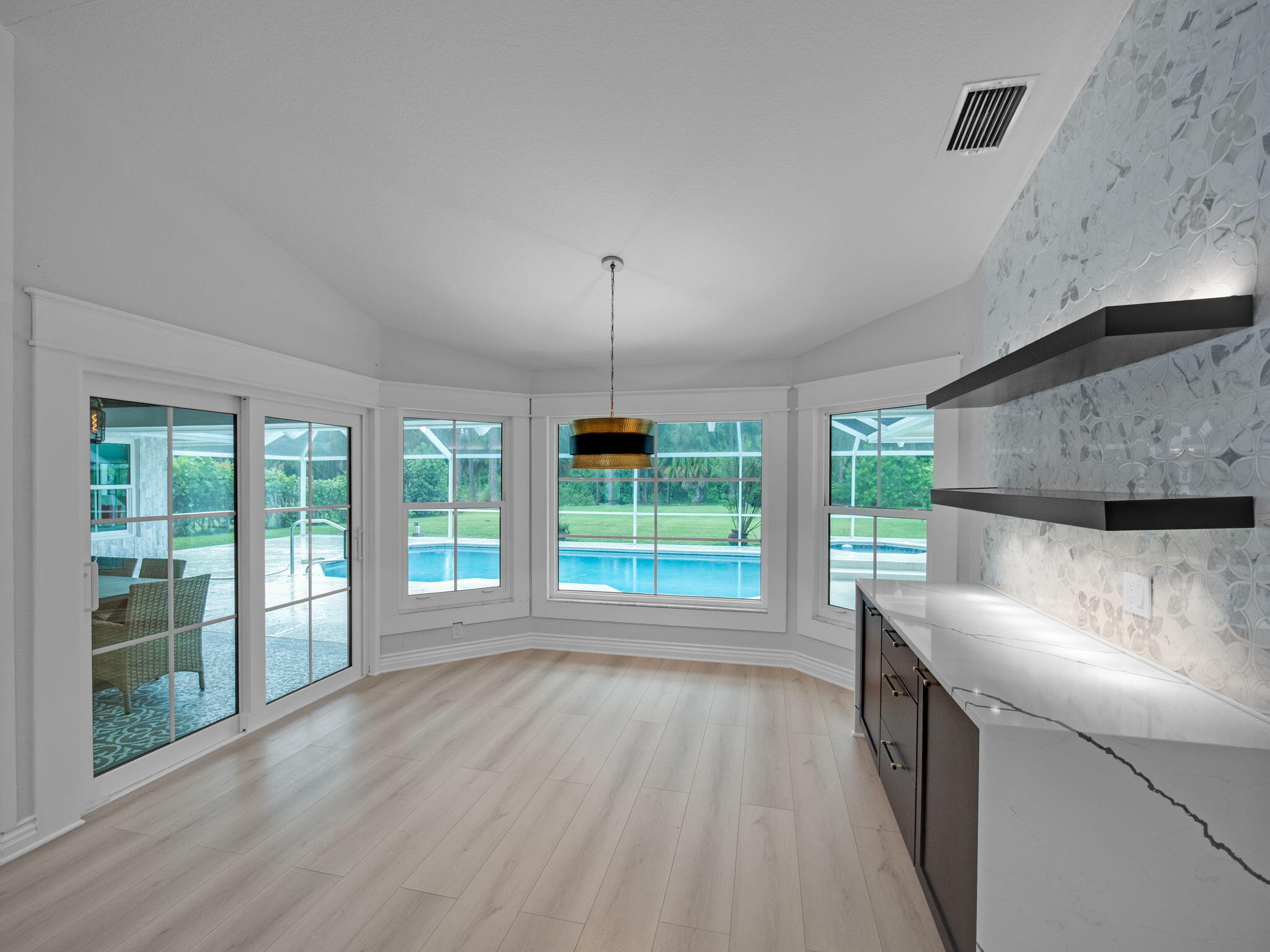 8025 SW Yachtsmans Drive