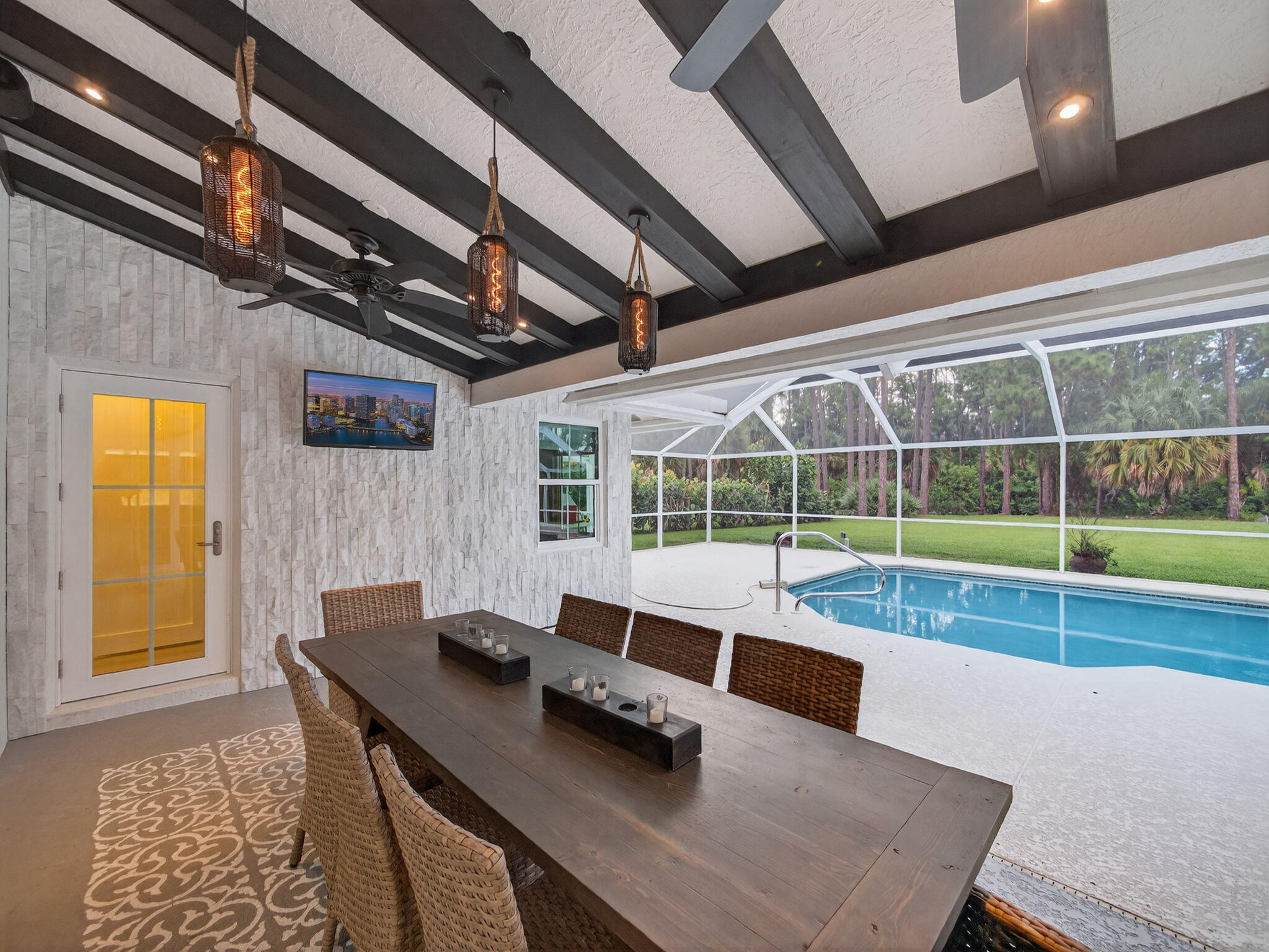 8025 SW Yachtsmans Drive