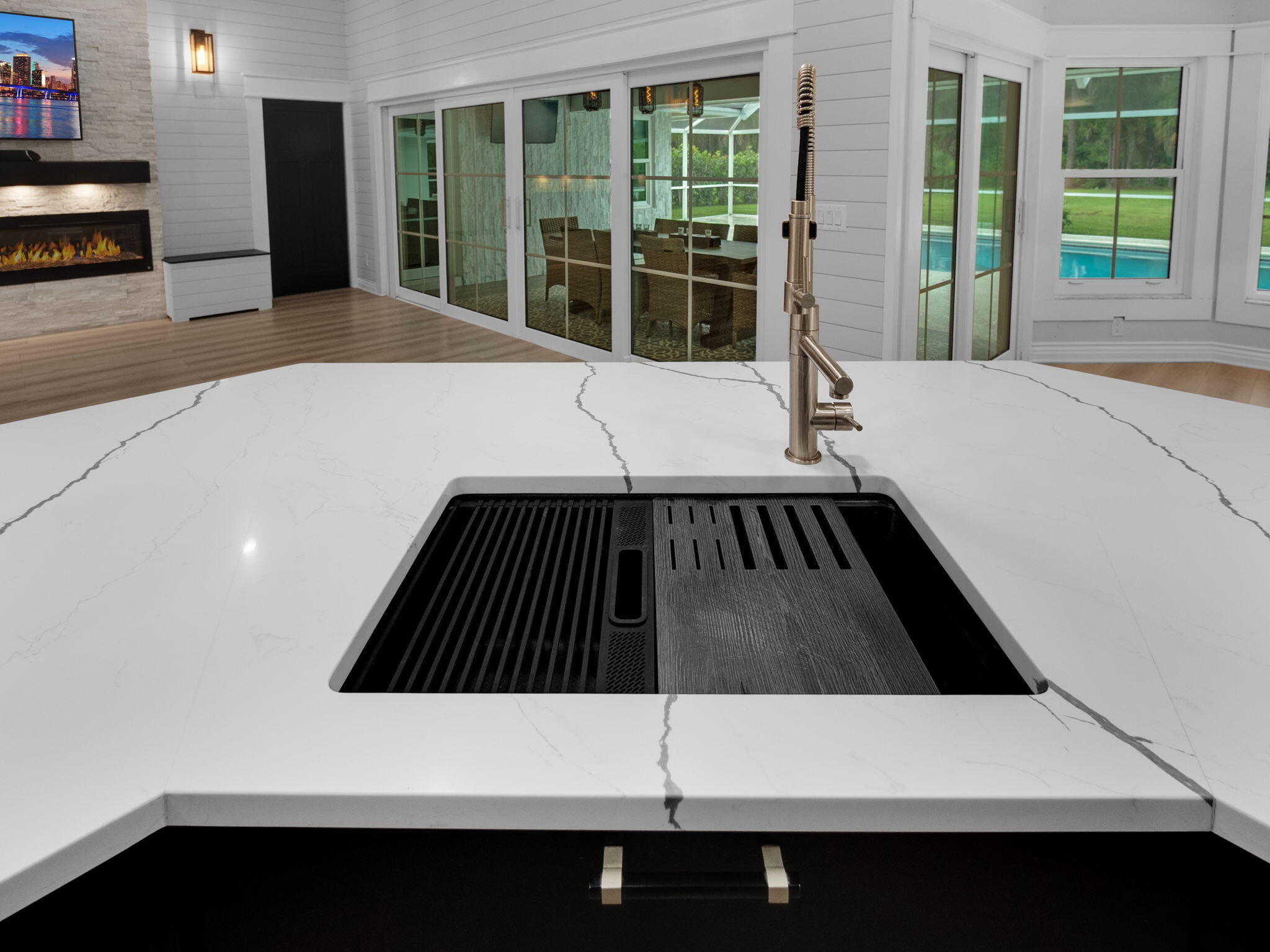 8025 SW Yachtsmans Drive