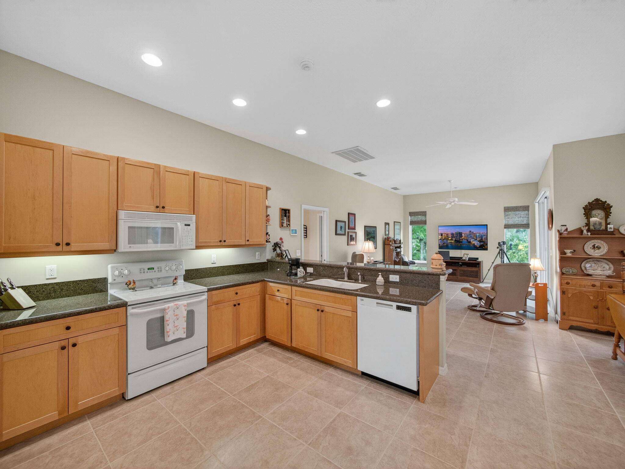 8836 SW Fishermans Wharf Drive