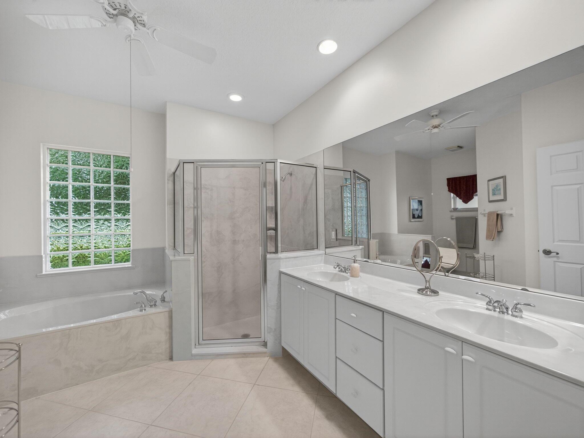 8836 SW Fishermans Wharf Drive