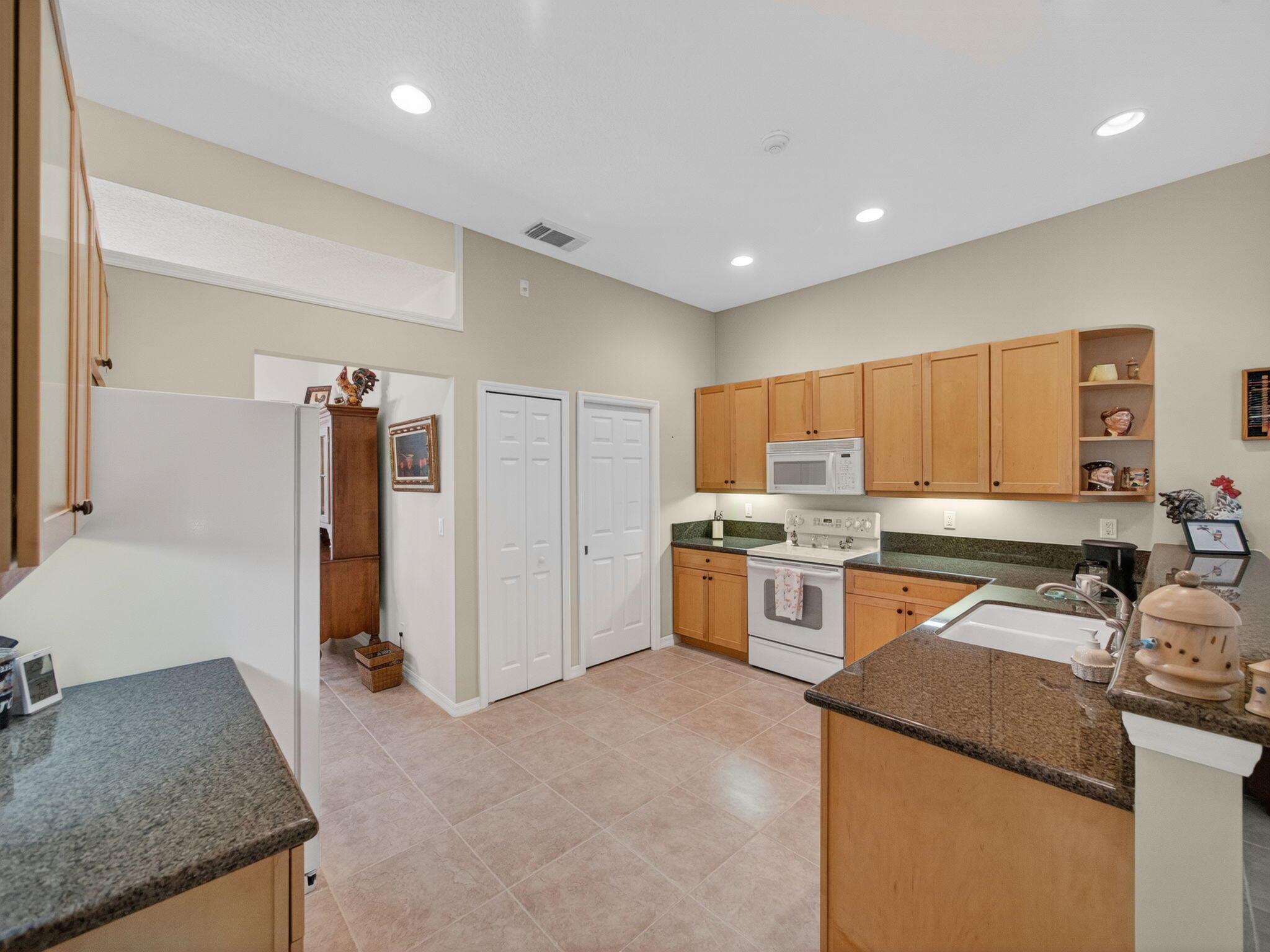 8836 SW Fishermans Wharf Drive