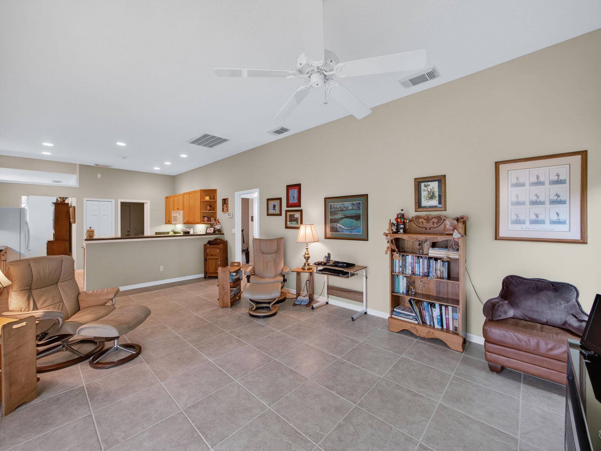 8836 SW Fishermans Wharf Drive