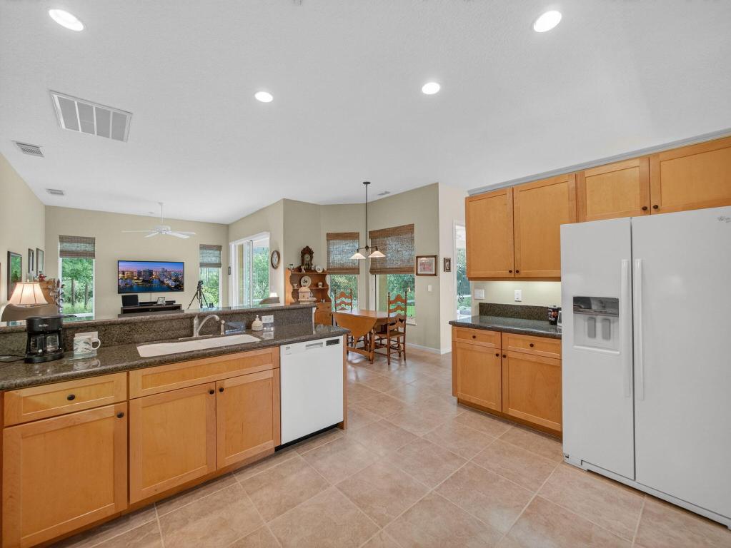 8836 SW Fishermans Wharf Drive