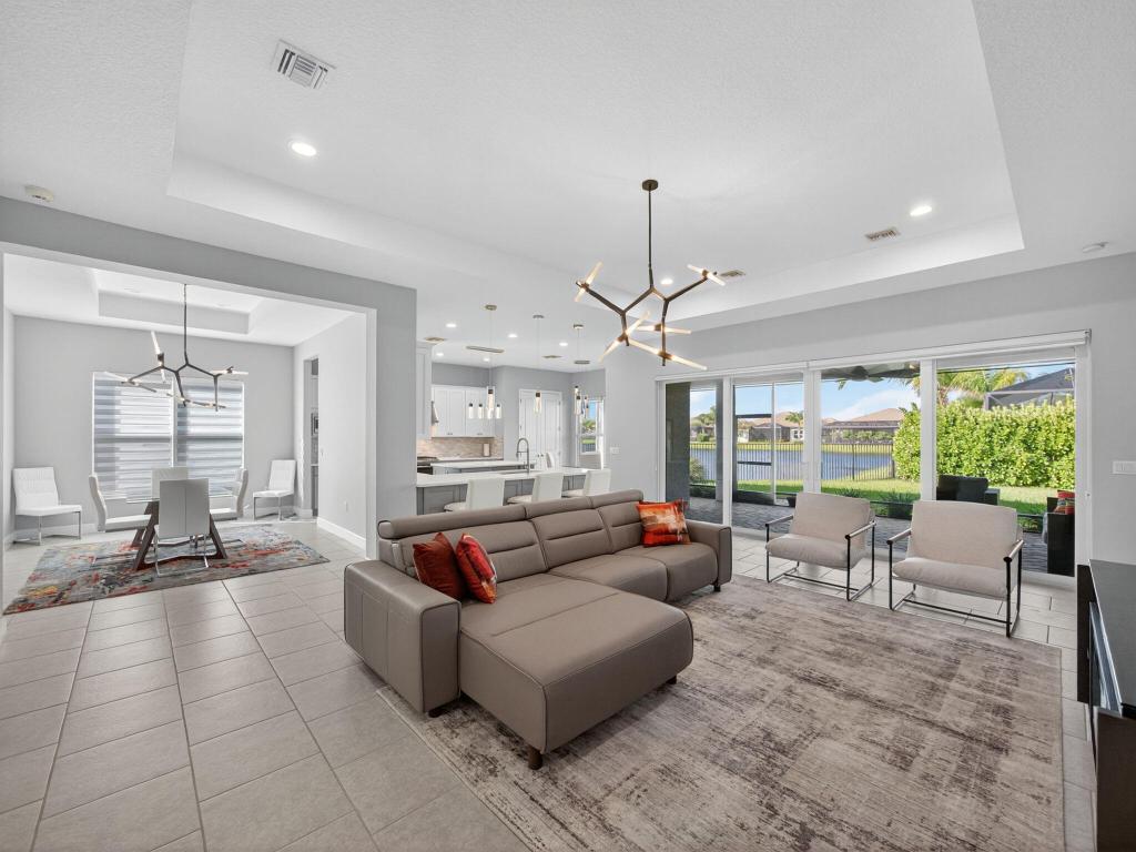 11882 SW Marigold Lakes Drive