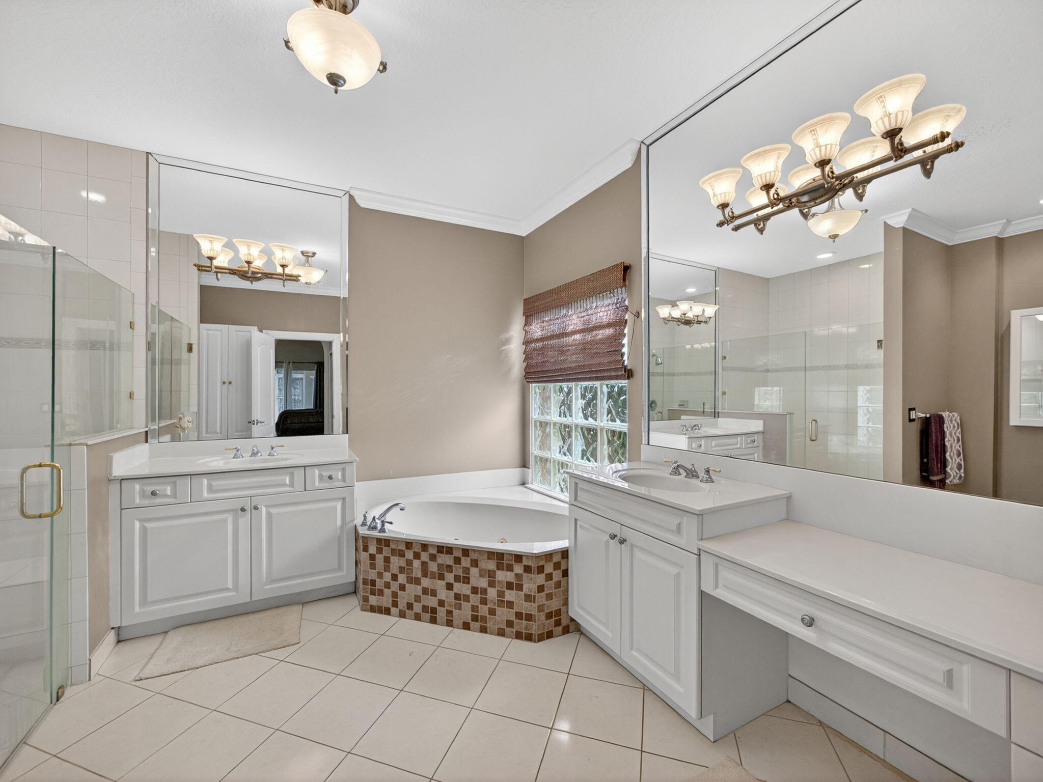 8946 SW Fishermans Wharf Drive