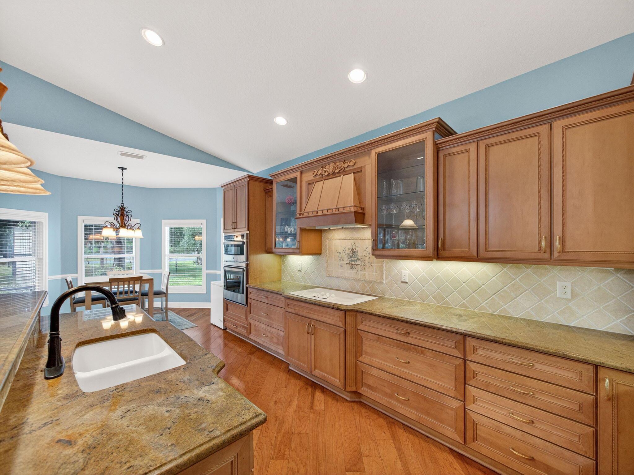 8946 SW Fishermans Wharf Drive