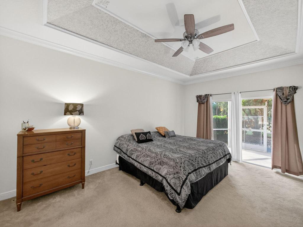 8946 SW Fishermans Wharf Drive