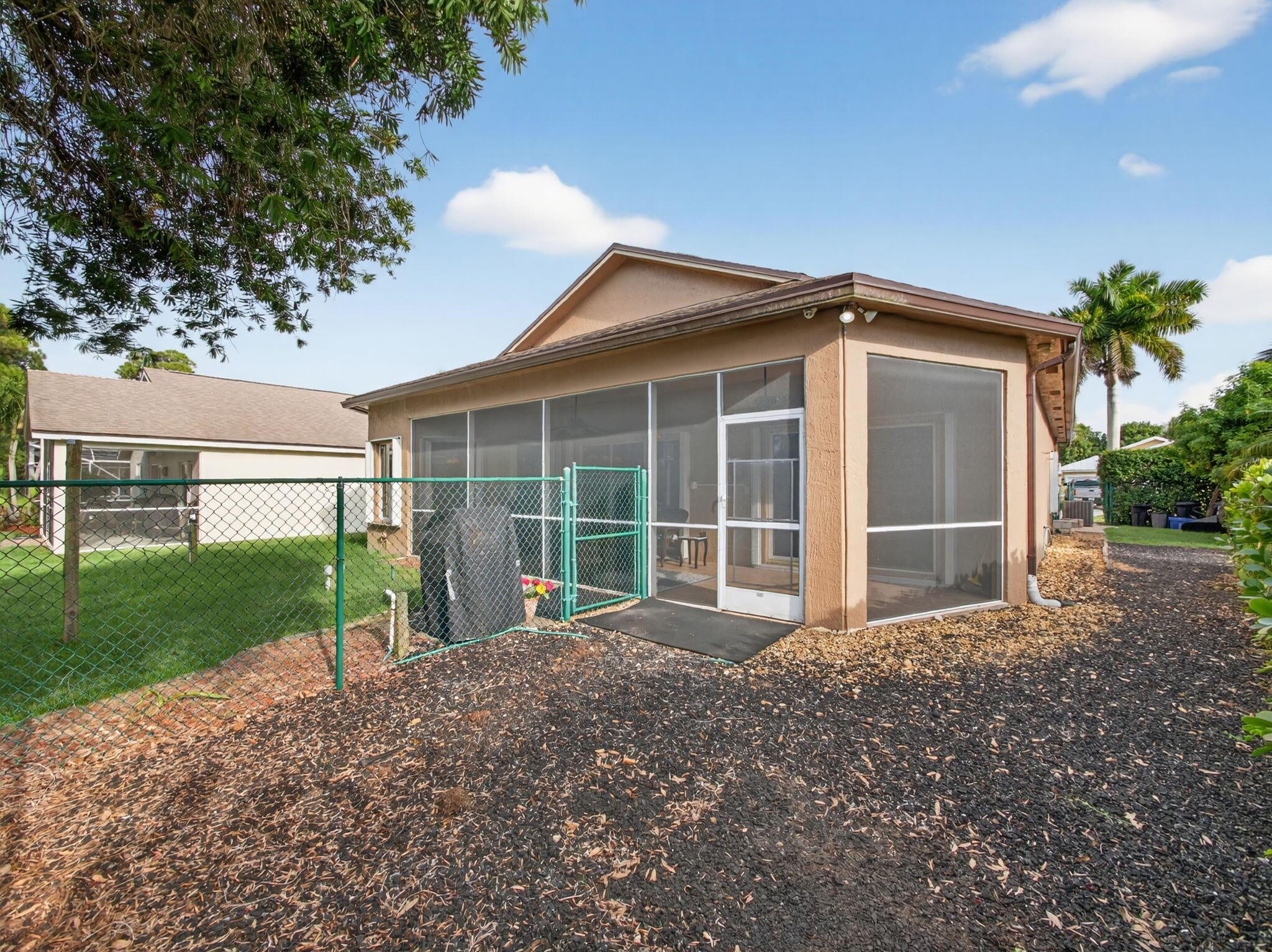 8946 SW Fishermans Wharf Drive