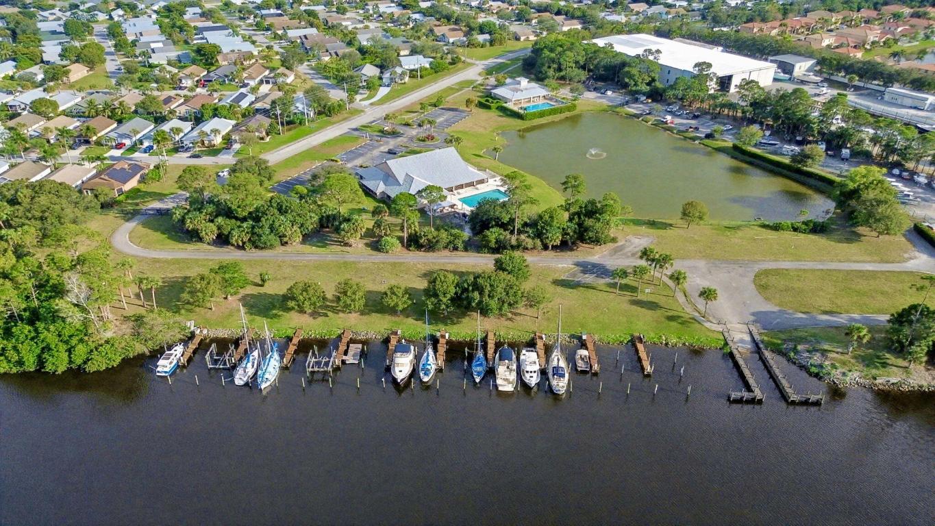 8946 SW Fishermans Wharf Drive