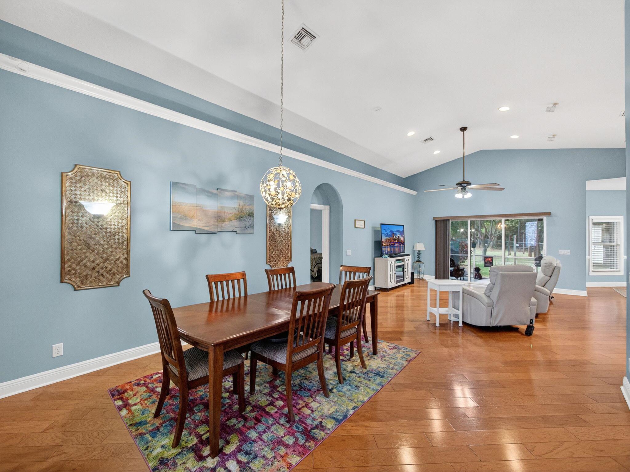 8946 SW Fishermans Wharf Drive