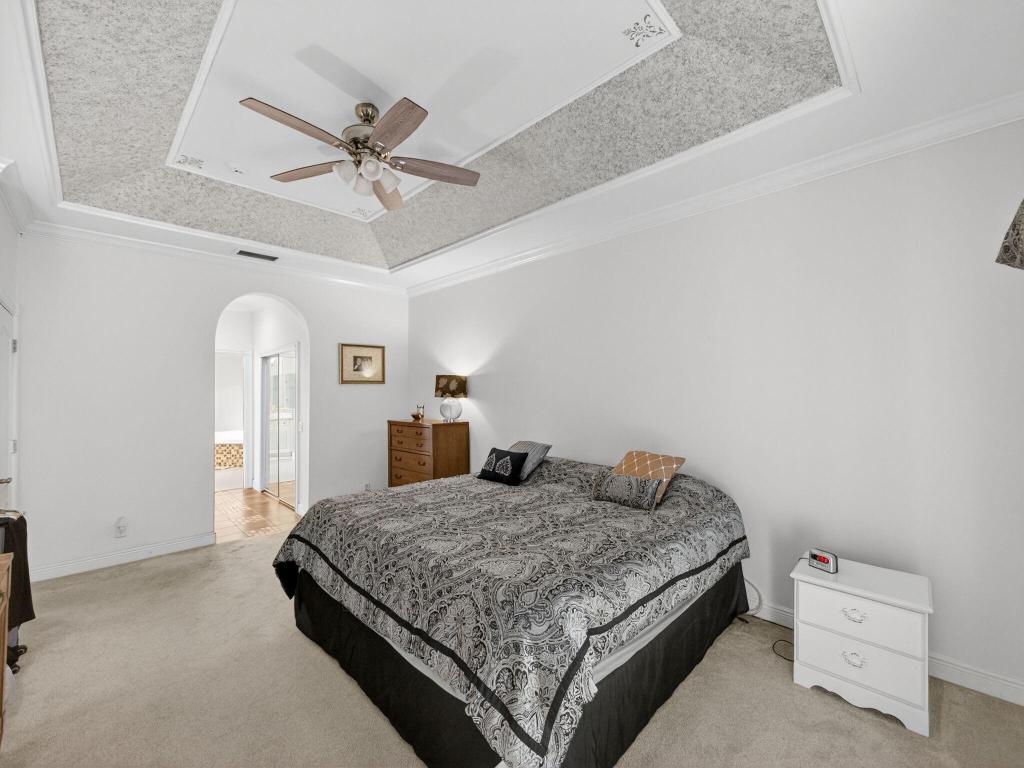 8946 SW Fishermans Wharf Drive