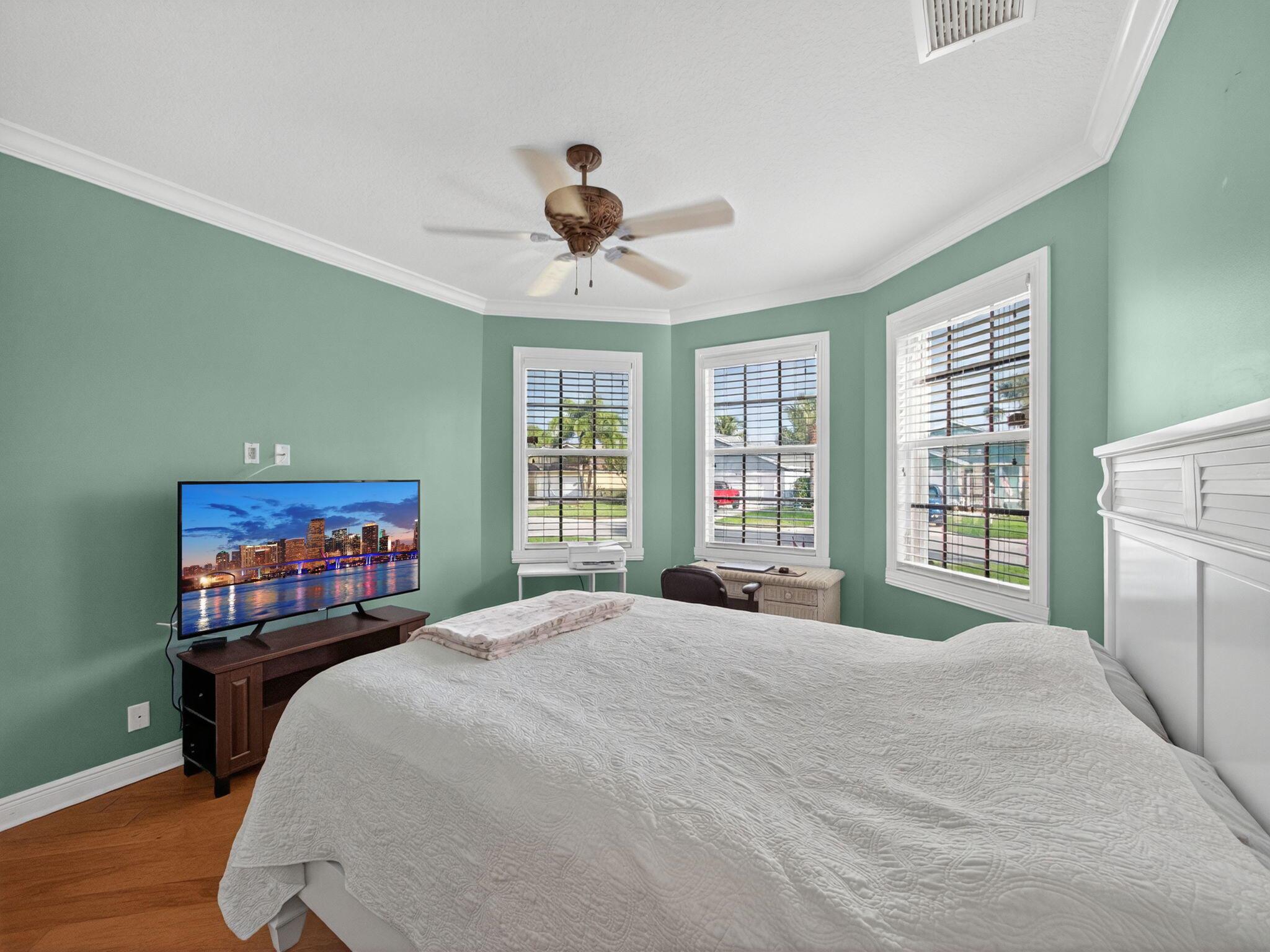 8946 SW Fishermans Wharf Drive