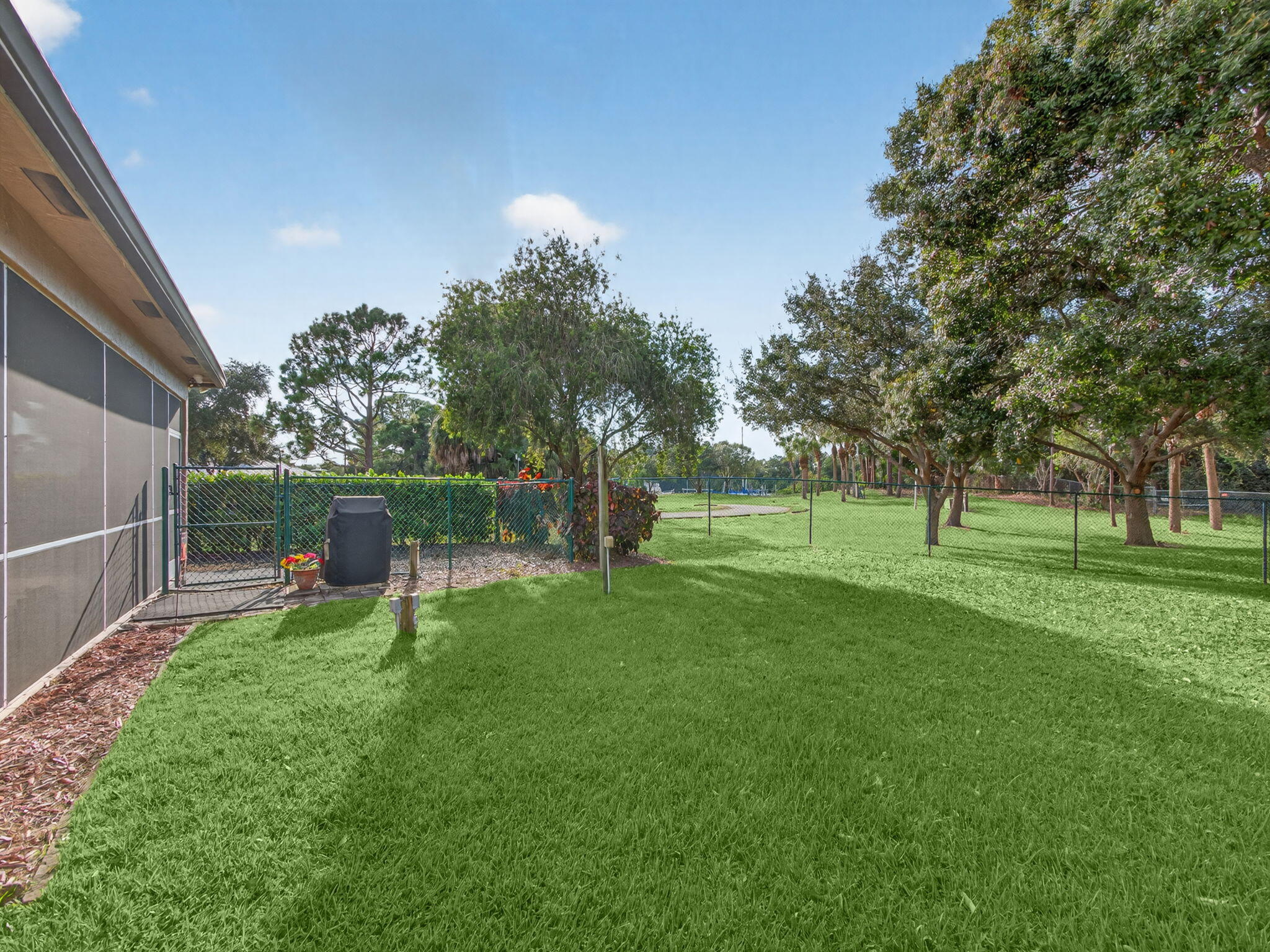 8946 SW Fishermans Wharf Drive