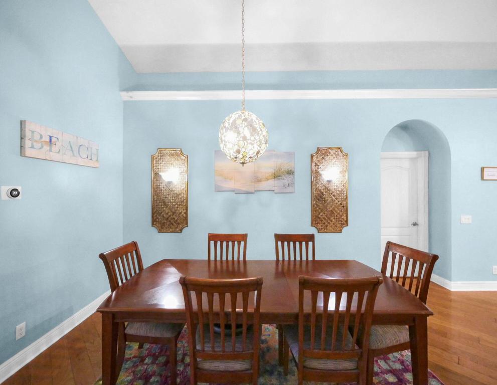 8946 SW Fishermans Wharf Drive