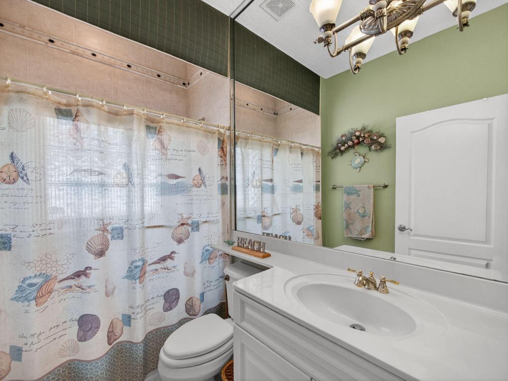 8946 SW Fishermans Wharf Drive