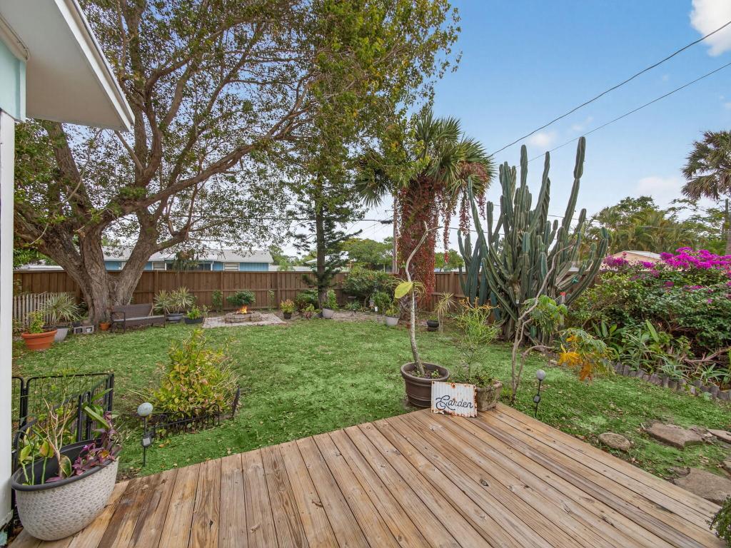 991 NW 15th Terrace, Stuart