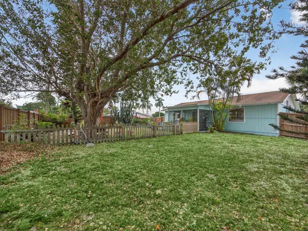 991 NW 15th Terrace, Stuart