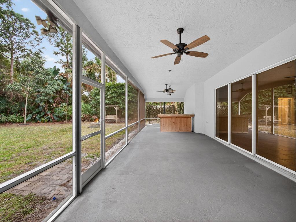 8895 SW Fishermans Wharf Drive