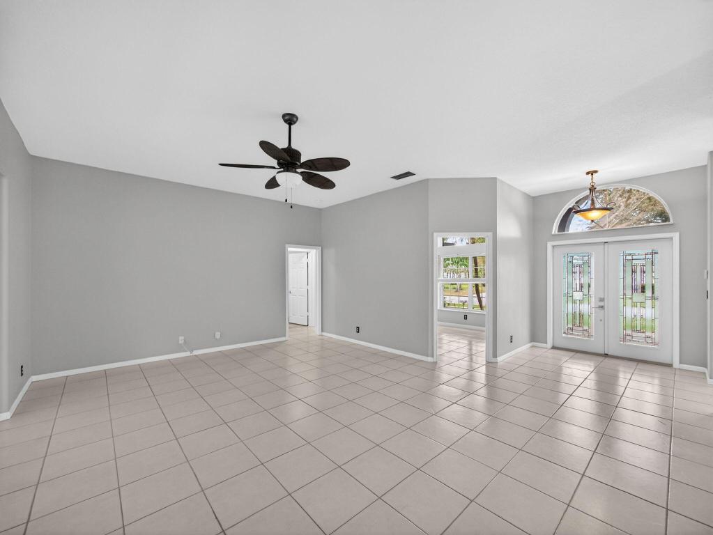 8895 SW Fishermans Wharf Drive