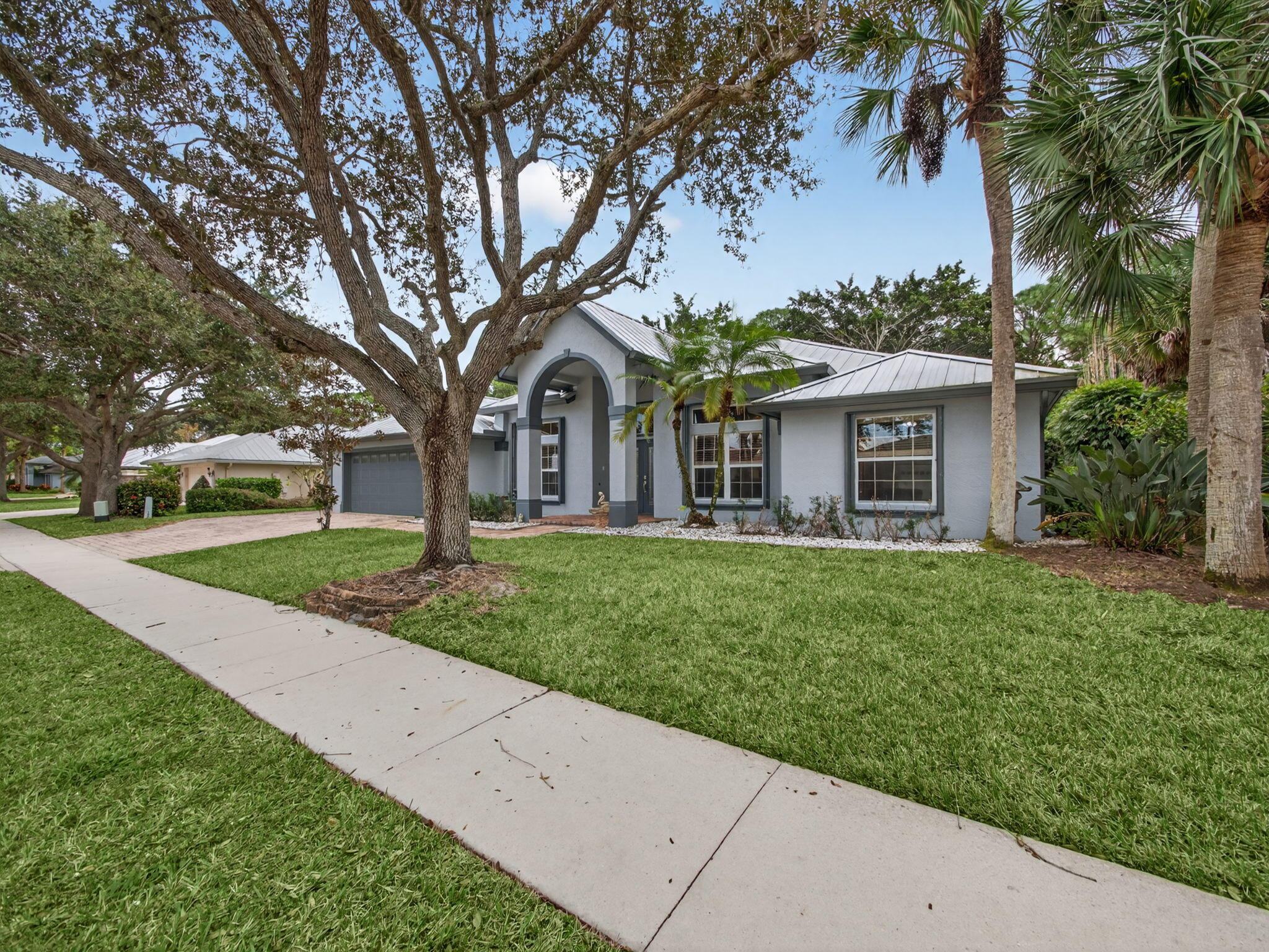 8895 SW Fishermans Wharf Drive