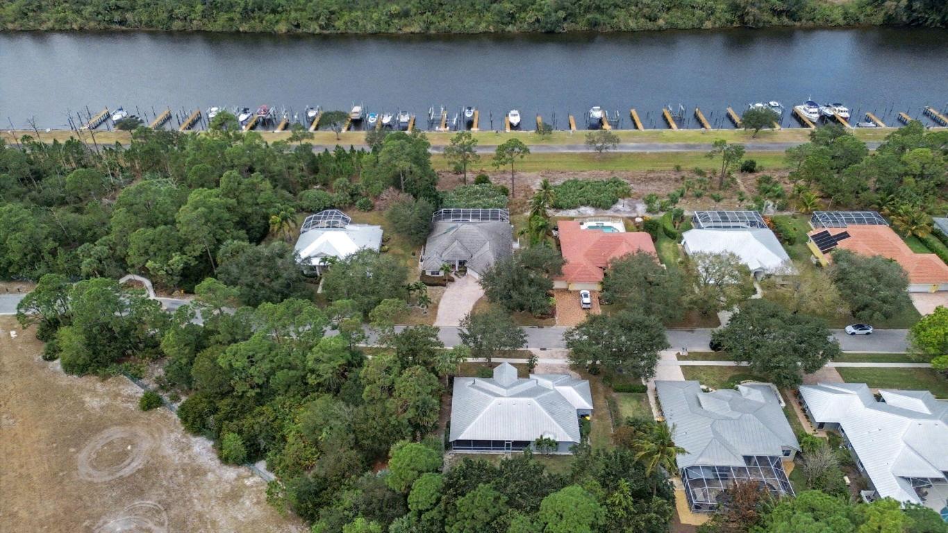 8895 SW Fishermans Wharf Drive