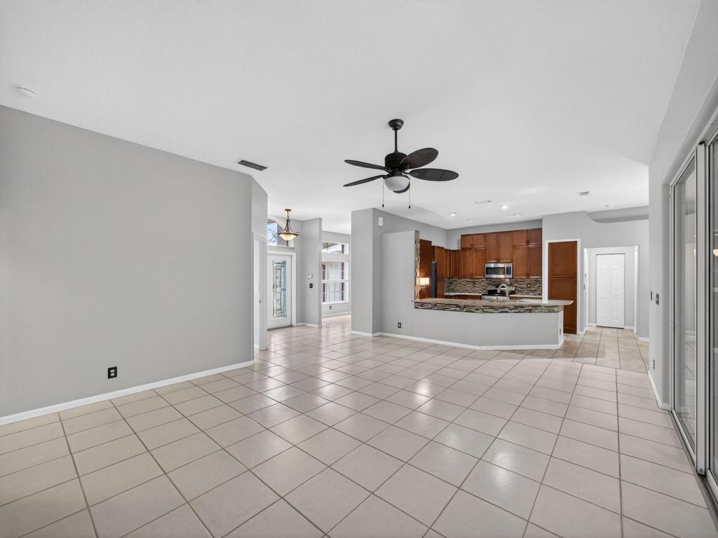 8895 SW Fishermans Wharf Drive