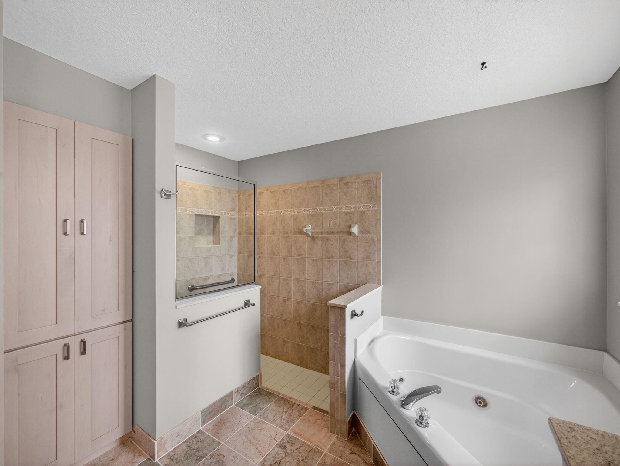 8895 SW Fishermans Wharf Drive