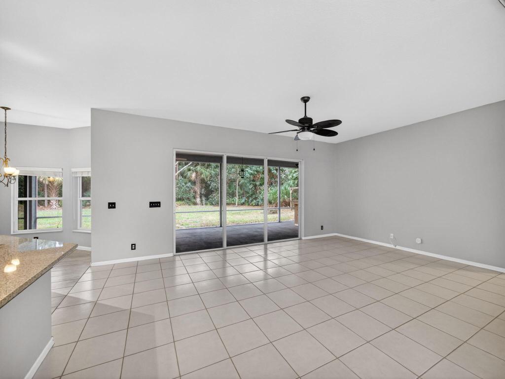 8895 SW Fishermans Wharf Drive