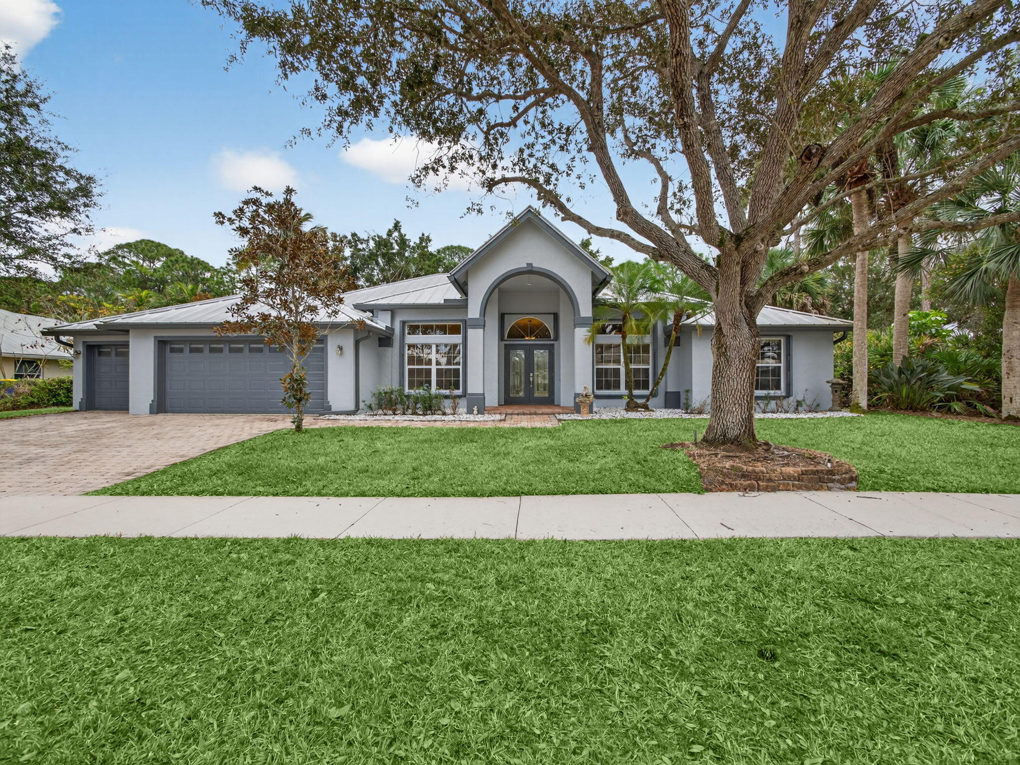 8895 SW Fishermans Wharf Drive