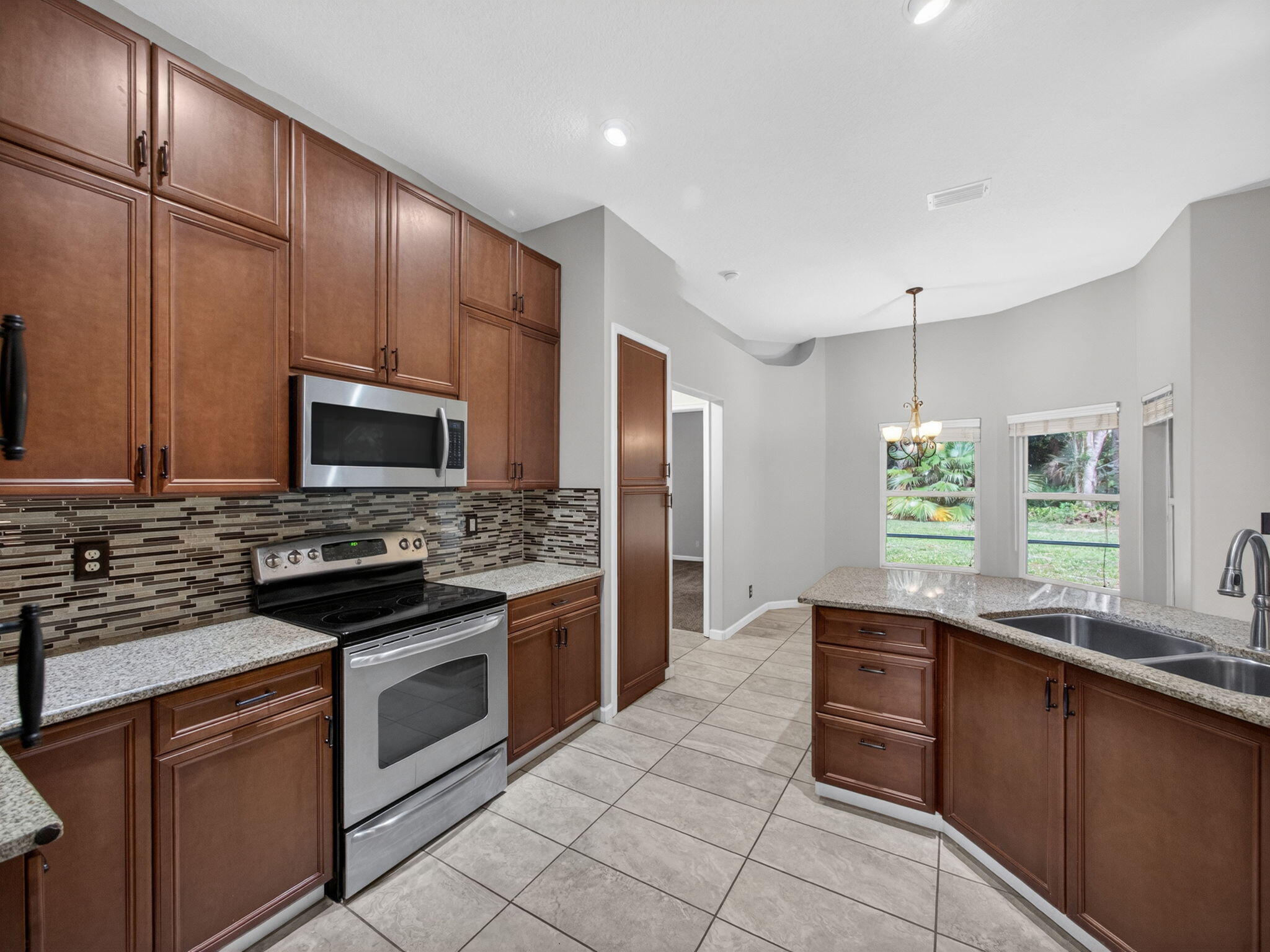 8895 SW Fishermans Wharf Drive