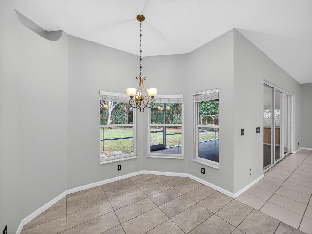 8895 SW Fishermans Wharf Drive