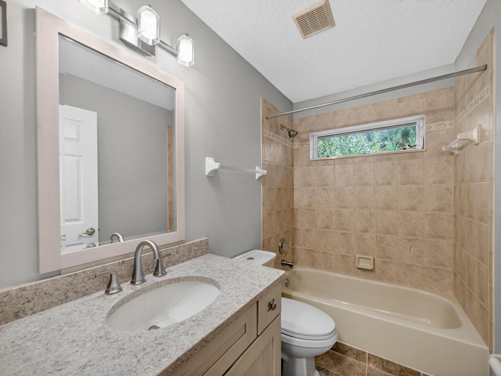 8895 SW Fishermans Wharf Drive