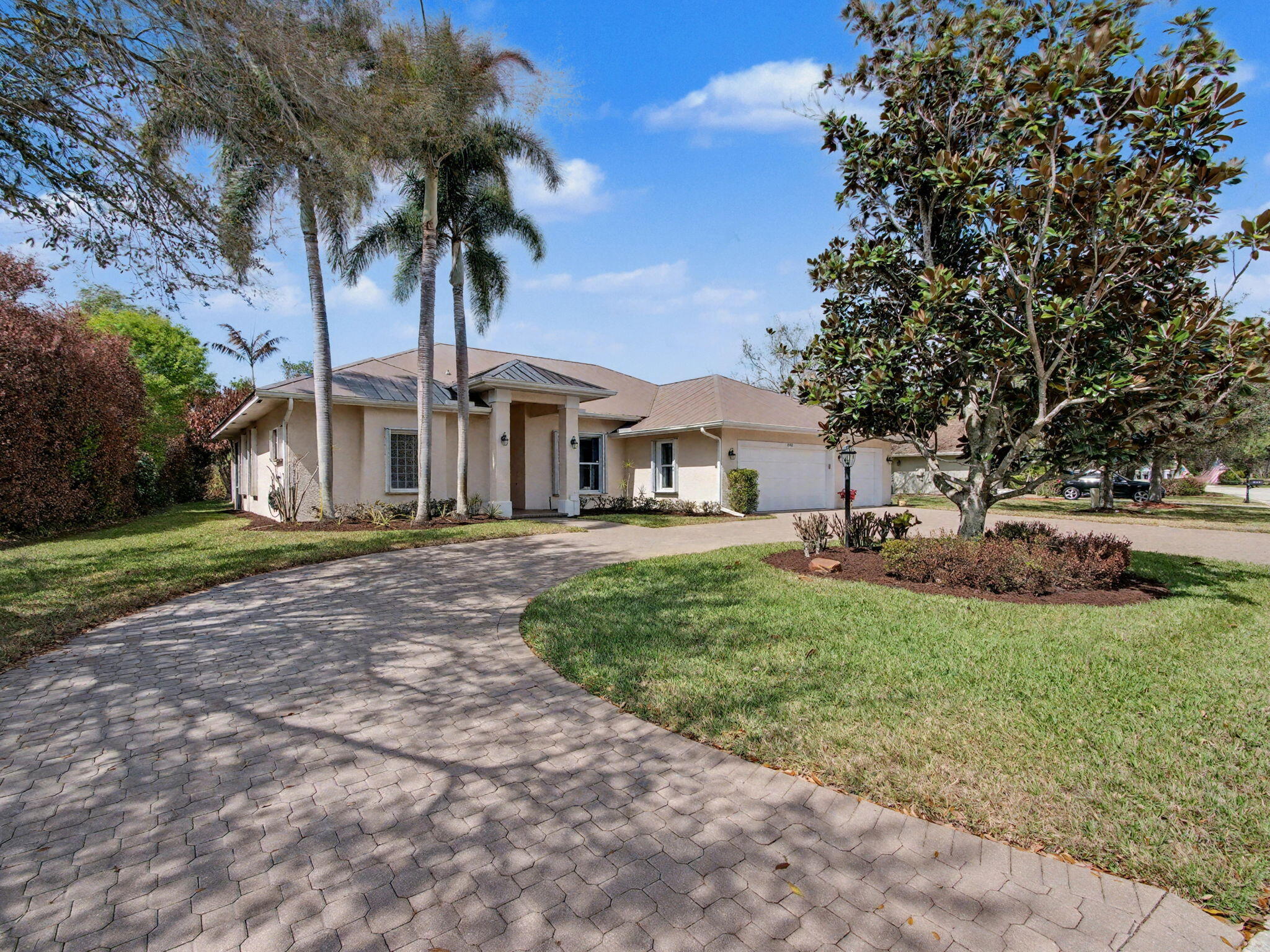 8122 SW Yachtsmans Drive