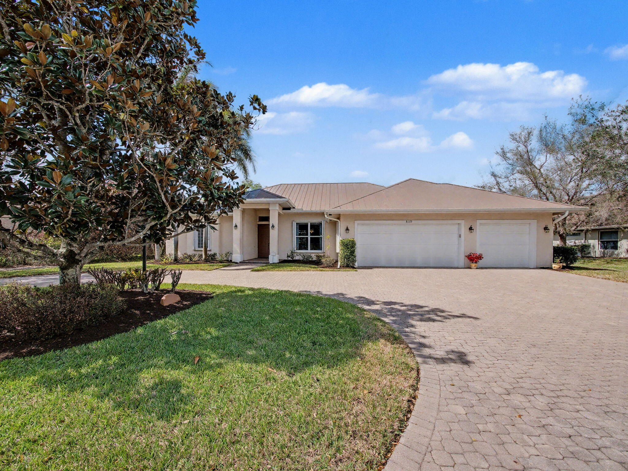 8122 SW Yachtsmans Drive