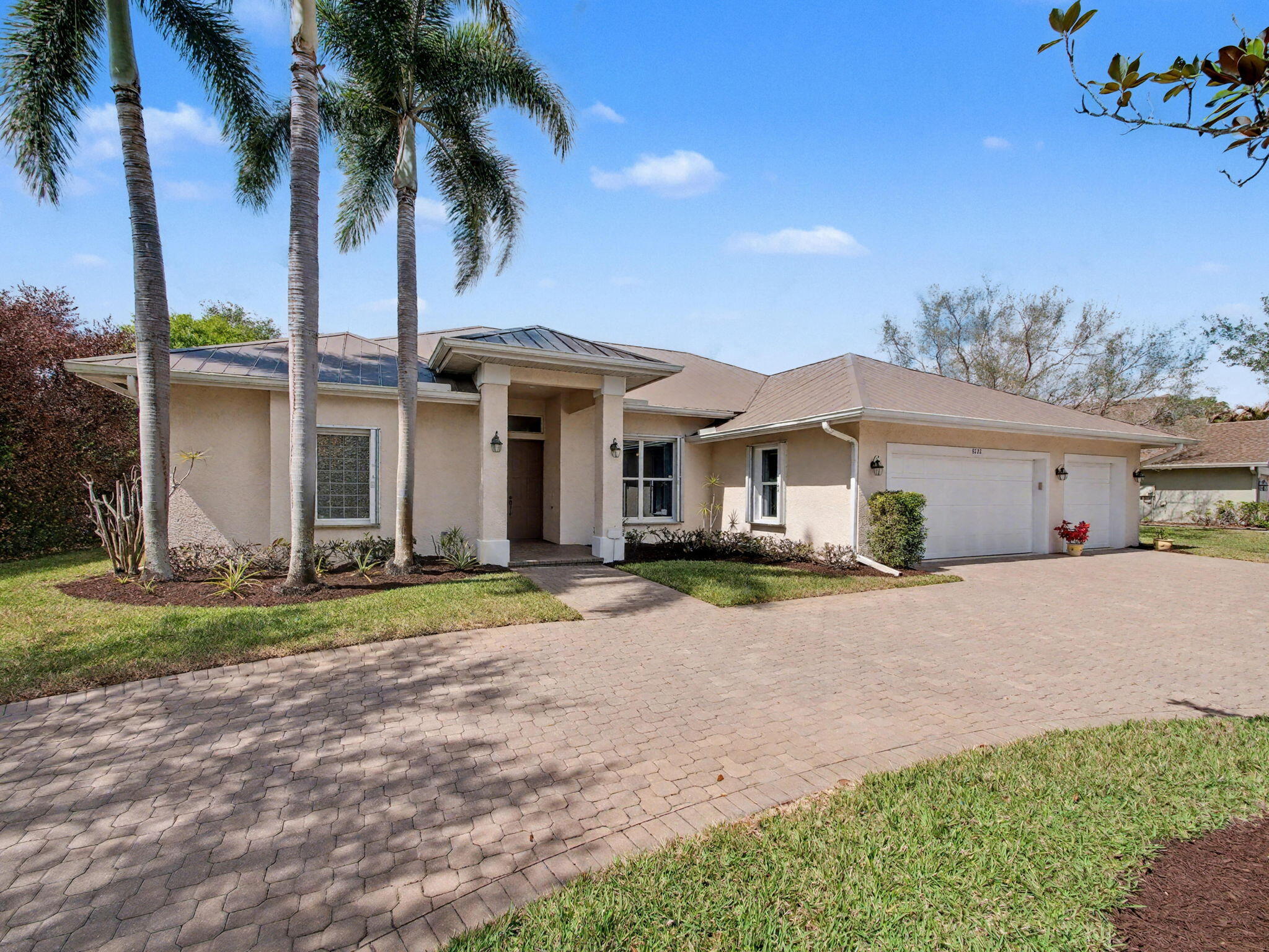 8122 SW Yachtsmans Drive