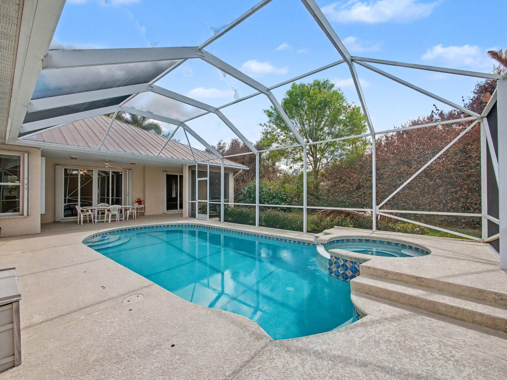 8122 SW Yachtsmans Drive