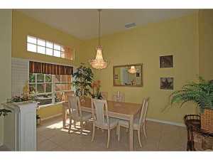 8118 Yachtsmans Drive