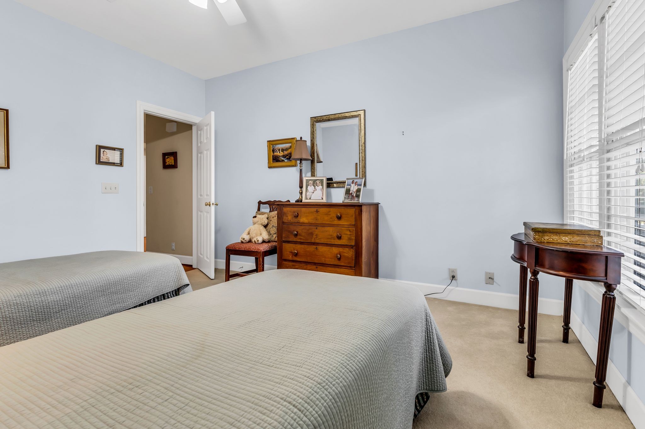 240 Boxmere Pl Unit: 240