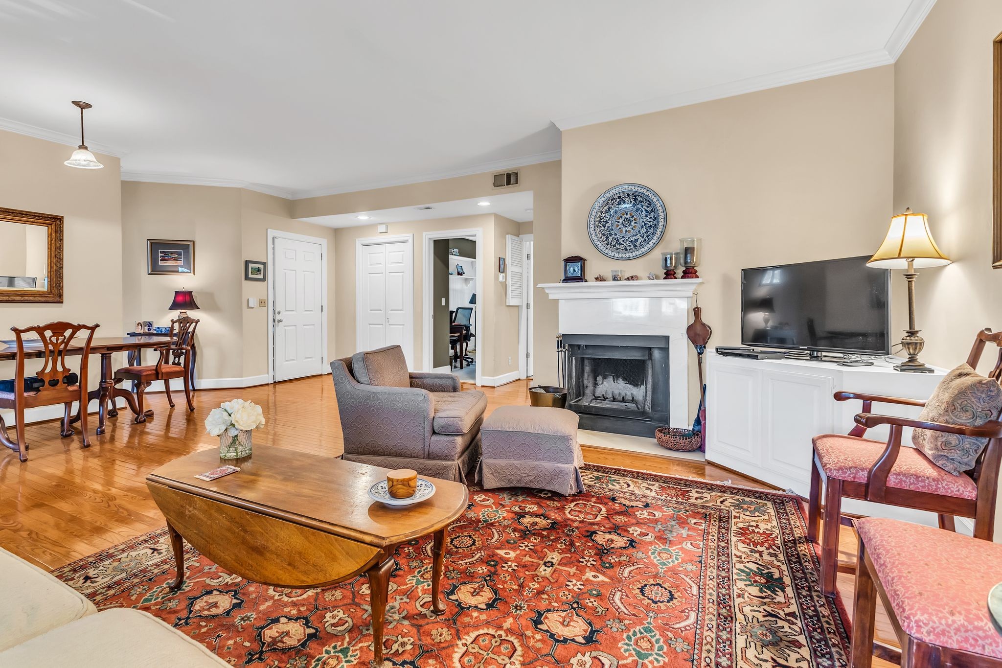 240 Boxmere Pl Unit: 240