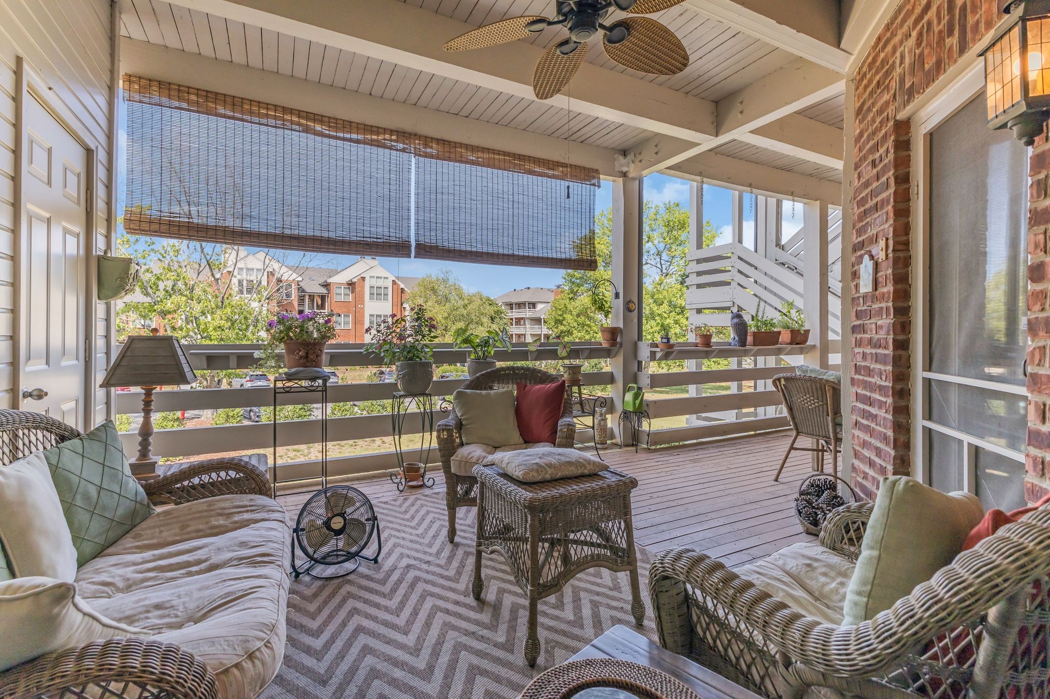240 Boxmere Pl Unit: 240