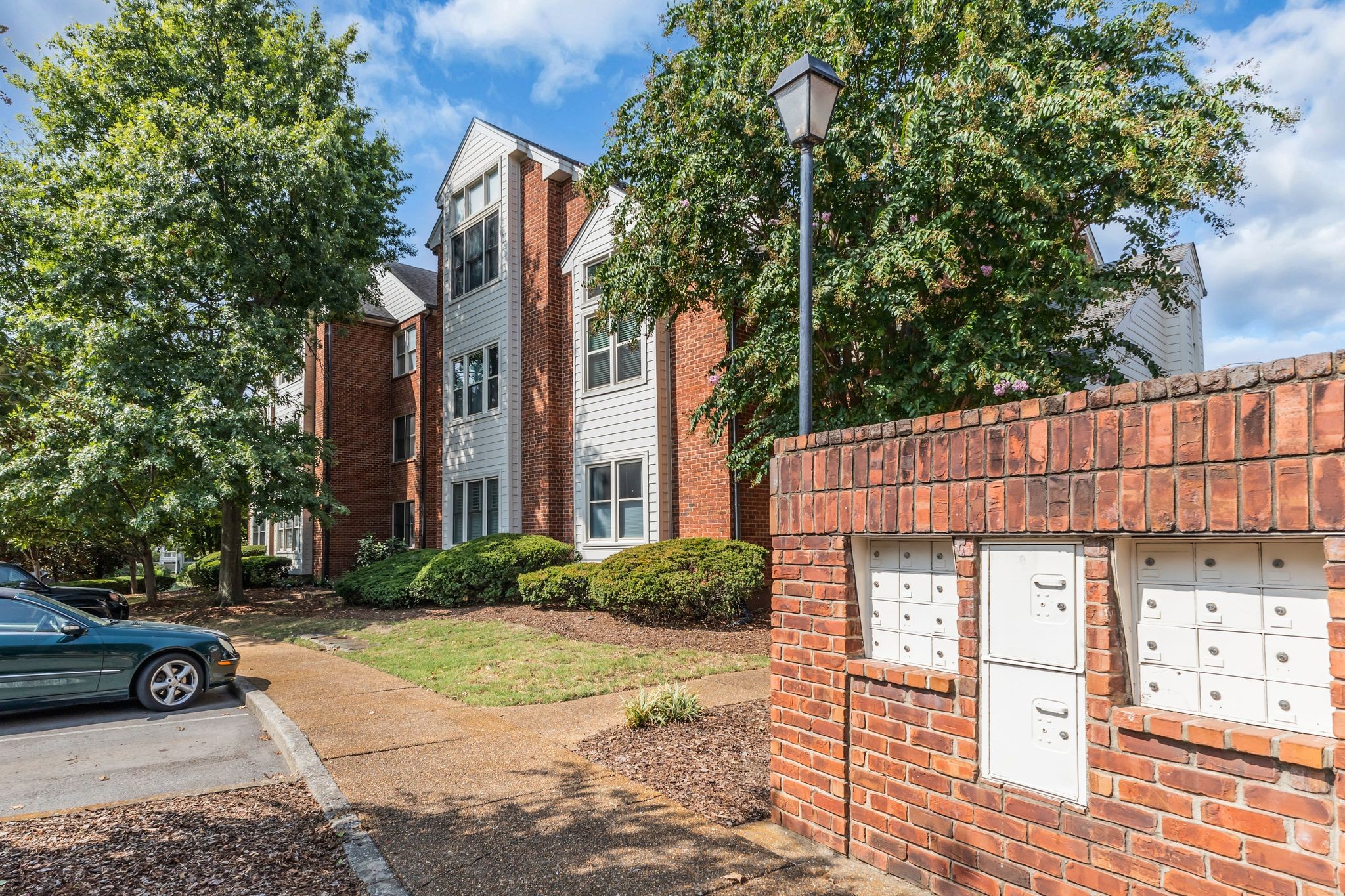 240 Boxmere Pl Unit: 240