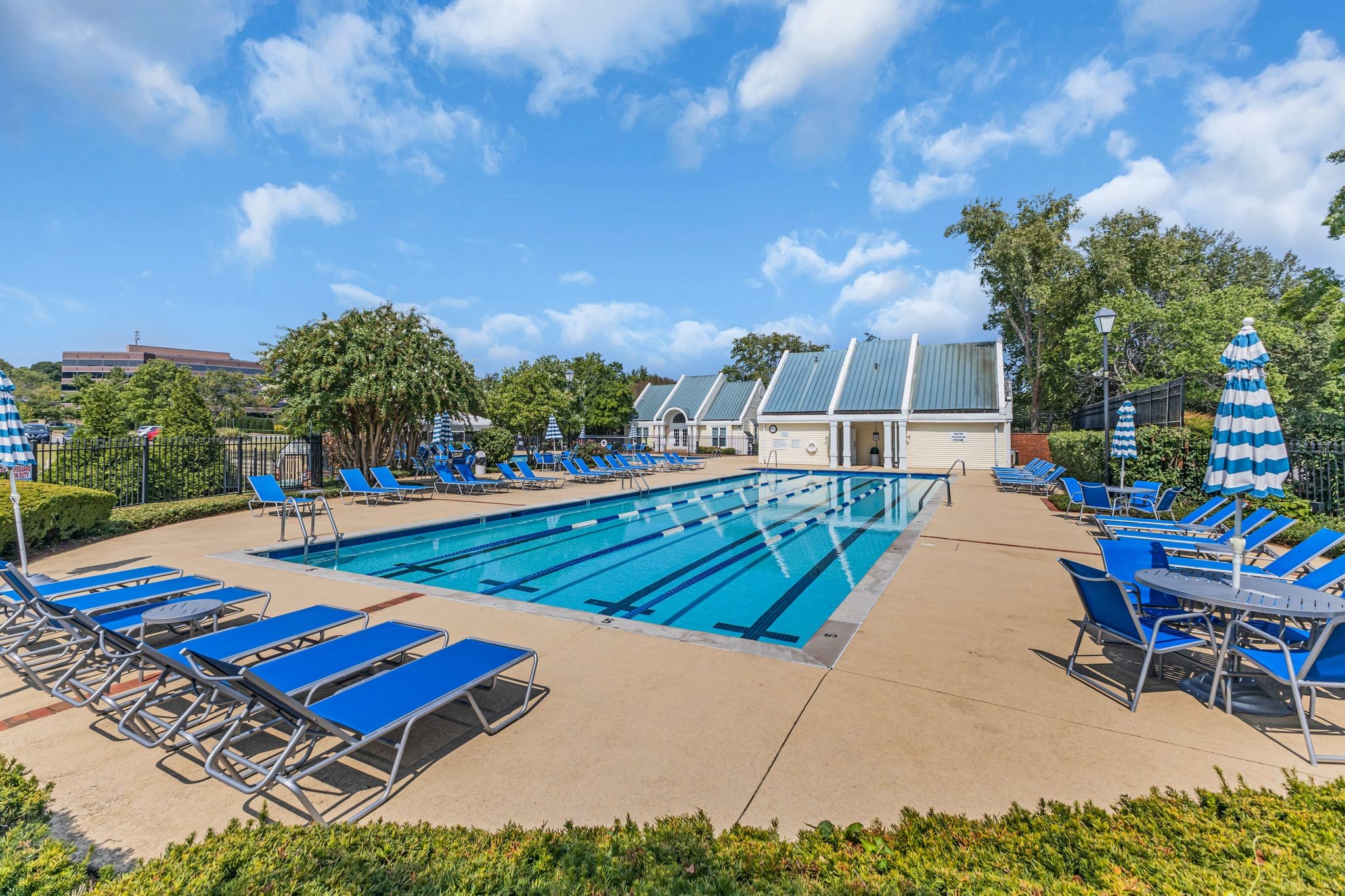 240 Boxmere Pl Unit: 240