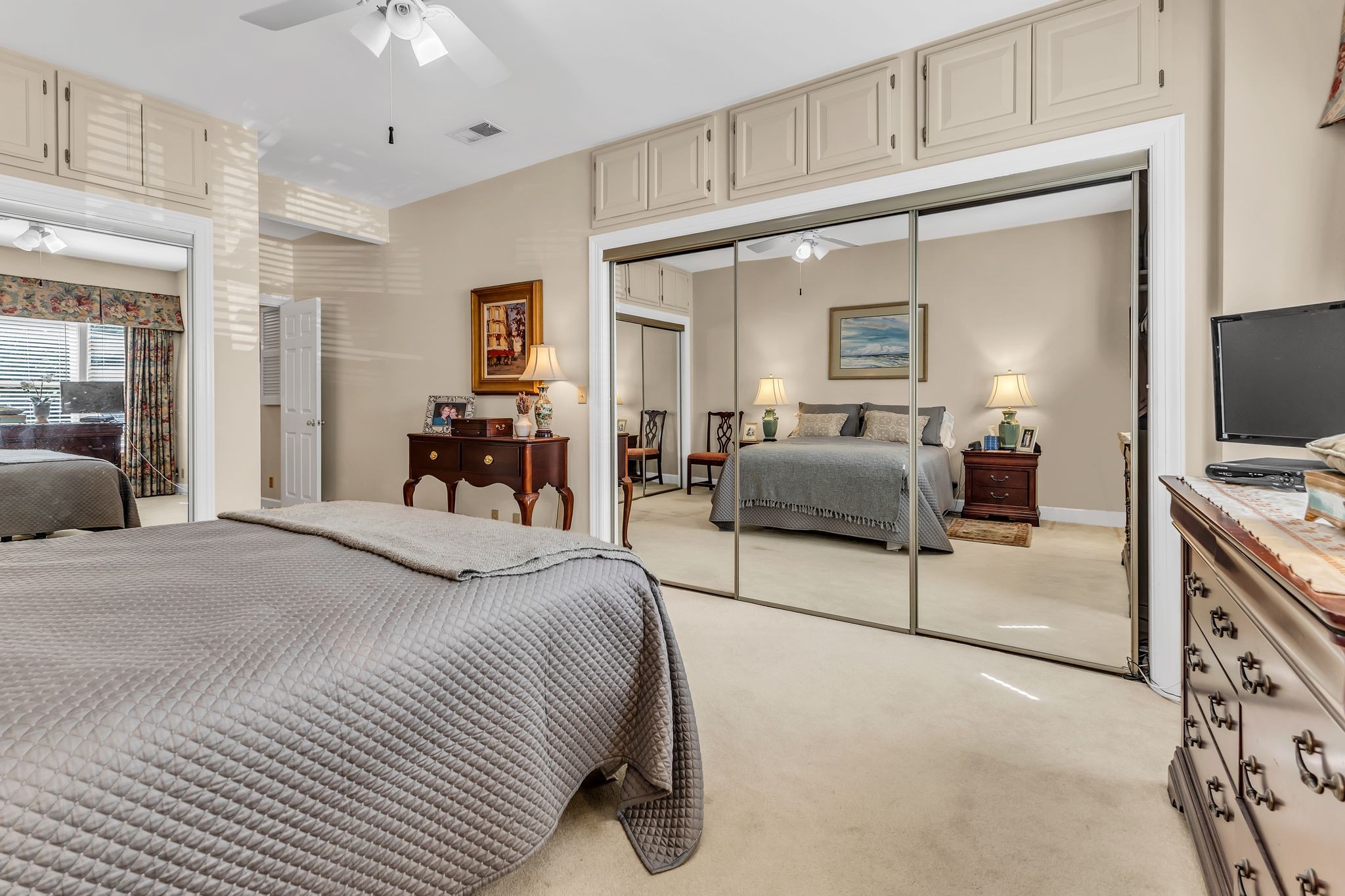 240 Boxmere Pl Unit: 240