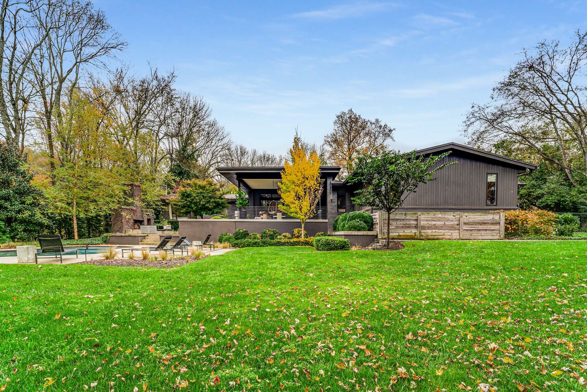 1040 Lynnwood Blvd