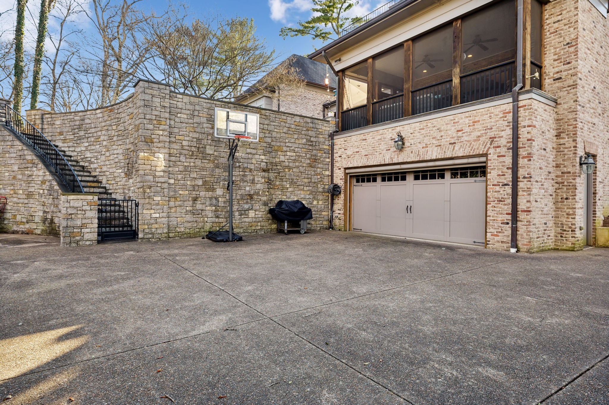 3918 Dorcas Dr